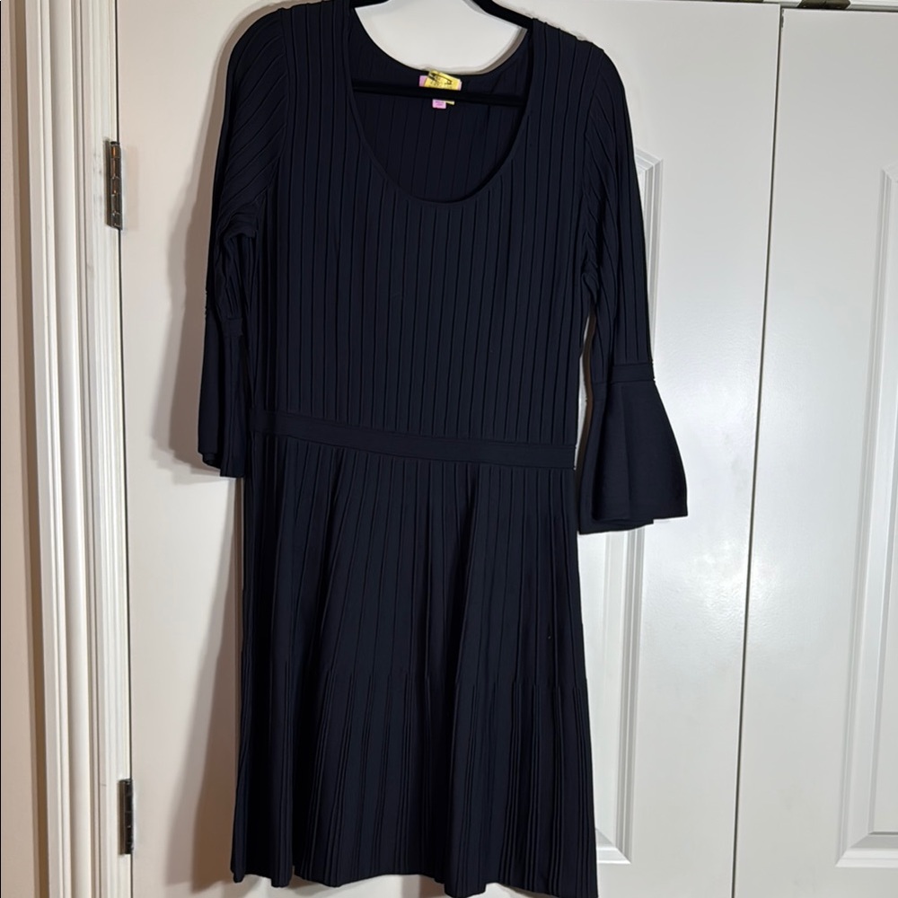 Knit Lilly Black Dress w/Flair Sleeves